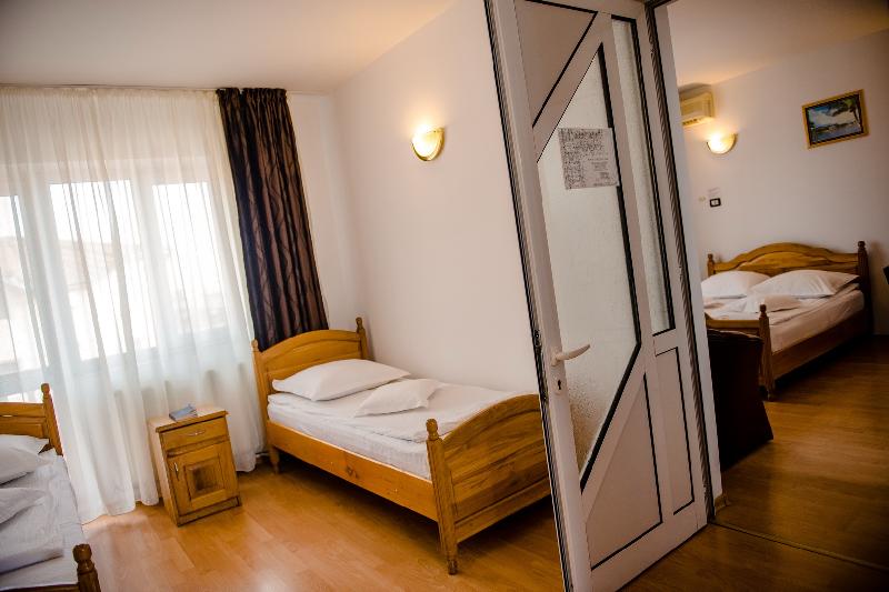 Cazare in Baile Felix - PENSIUNEA ROUA - Arad