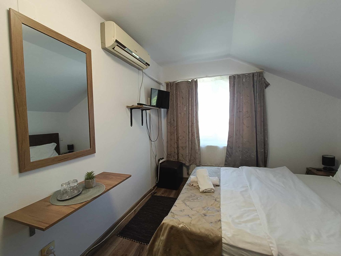 Cazare in Baile Felix - PENSIUNEA  RODICA - Nadlac