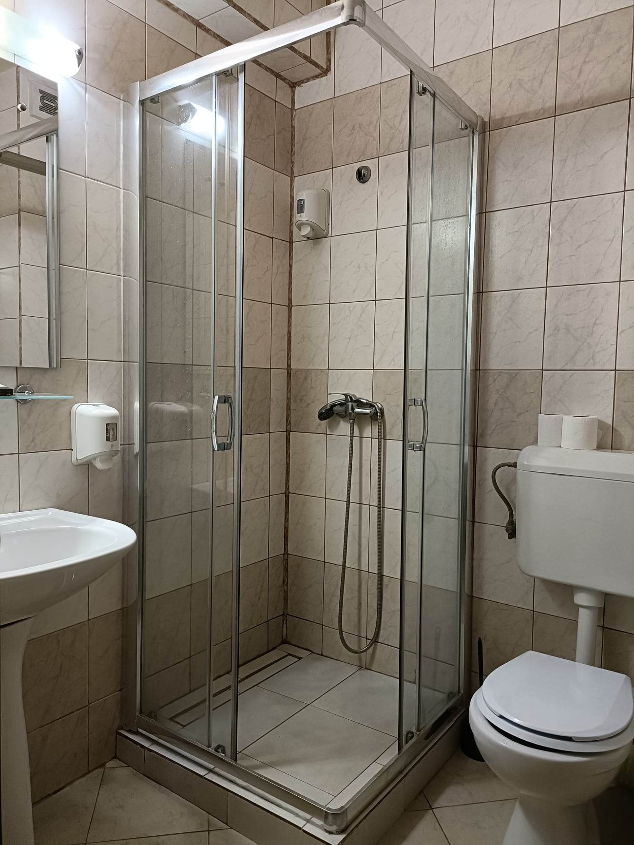 Cazare in Baile Felix - HOTEL CENTRAL INEU - Ineu